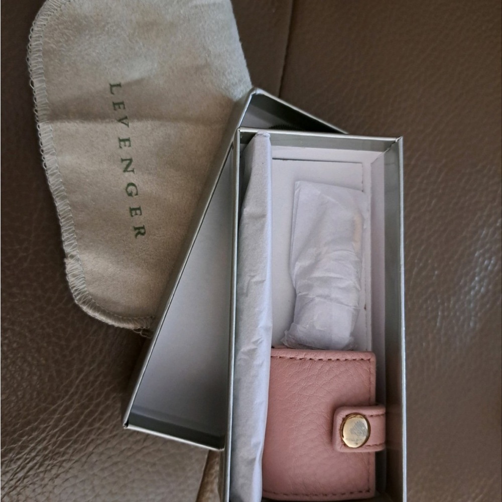 Levenger keychain with photo album NEW in original box